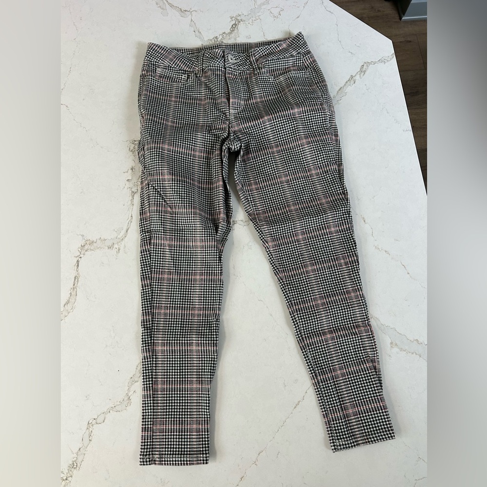 St. John's Bay Black & Pink Glen Plaid Cropped Pants